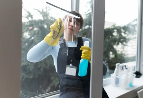 Nettoyage de vitres intérieures et extérieures au Crest